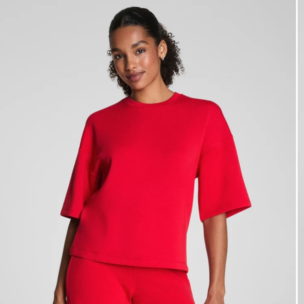 SPANX AirEssentials®
Relaxed Tee